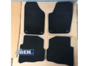 Floor mat (Carpet Mat) VW Polo (6C1, 6R1)