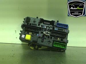 Fuse Box OPEL ASTRA H Estate (A04)