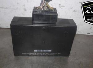 Control unit for door drawing support VW POLO (9N_), VW POLO Saloon (9A4, 9A2, 9N2, 9A6)