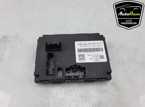 Control unit for door drawing support SKODA OCTAVIA IV Combi (NX5)