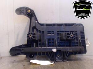 Battery holder VW SCIROCCO (137, 138)