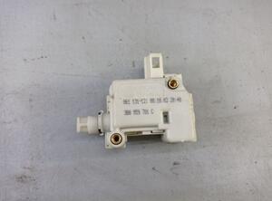 Servomotor for fuel filler flap VW POLO (9N_)