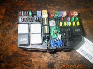 Fuse Box FORD Mondeo III (B5Y)