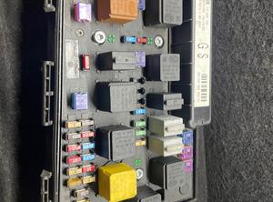 Fuse Box OPEL ASTRA H Estate (A04)