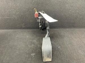 Accelerator pedal OPEL Astra H Caravan (L35)