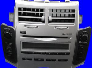 Radio  CD (Armaturenbrett / Mittelkonsole) Toyota Yaris Benzin (XP9) 998 ccm 51 KW 2005&gt;2009