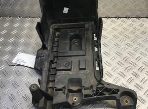 666729 Batterieaufnahme AUDI Q3 (8U) 1K0915333H