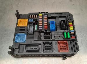 Fuse Box PEUGEOT EXPERT Van (V_), OPEL VIVARO C Van (K0)