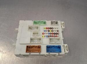 Fuse Box VOLVO V40 Hatchback (525, 526), VOLVO V40 Cross Country (526)