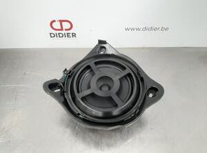 Subwoofer von einem Mercedes C-Klasse