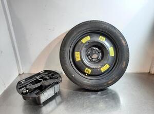 Wagenheber Set + Reserverad von einem Peugeot 308