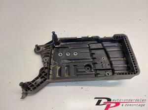 P17000126 Batterieaufnahme VW Tiguan II (AD) 5QF915331C