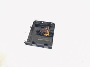 Control unit for door drawing support VW Golf V (1K1), VW Golf VI (5K1)