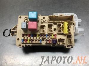 Fuse Box TOYOTA COROLLA Verso (ZER_, ZZE12_, R1_)