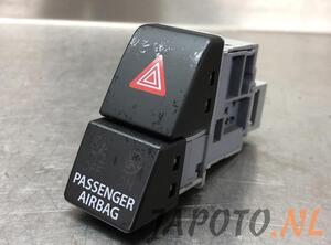 Schalter für Warnblinker Suzuki Celerio LF 75H299 P18981265