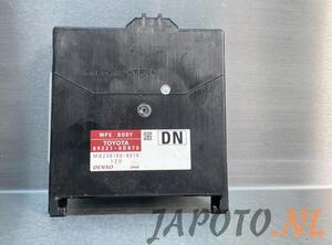 Control unit central electric (BCM) TOYOTA YARIS (_P13_)