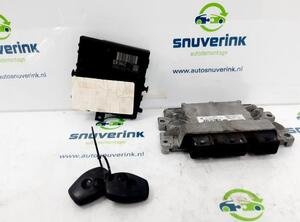 Control unit for engine RENAULT Twingo II (CN0)