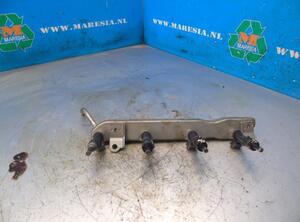 Petrol Fuel Rail TOYOTA Verso S (P12)