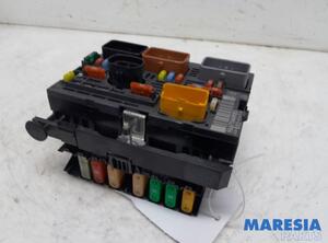 Fuse Box PEUGEOT 3008 MPV (0U_), PEUGEOT 3008 SUV (MC_, MR_, MJ_, M4_)