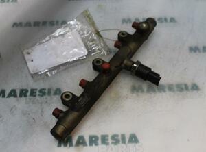 Petrol Fuel Rail PEUGEOT 406 Break (8E/F)