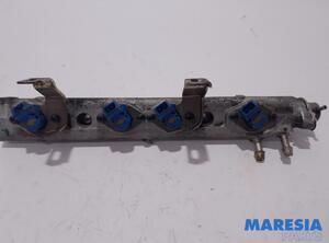 Petrol Fuel Rail RENAULT Laguna I (556, B56)