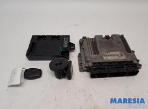 Control unit for engine RENAULT Trafic III Kasten (FG)