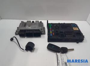 Control unit for engine CITROËN C5 III (RD_), CITROËN C5 III Break (RW_), PEUGEOT 308 CC (4B_), PEUGEOT 3008 MPV (0U_)