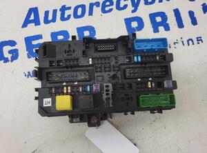 Fuse Box OPEL Astra H Caravan (L35)