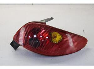 Combination Rearlight PEUGEOT 206 Hatchback (2A/C), PEUGEOT 206 Saloon, PEUGEOT 206 SW (2E/K)