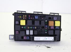 Fuse Box OPEL ASTRA H Estate (A04)