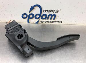 Accelerator pedal FORD FIESTA VI (CB1, CCN)