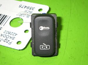 Control unit for central locking system SKODA OCTAVIA II Combi (1Z5)