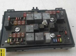 Fuse Box OPEL Astra J (--), OPEL Astra H (L48), OPEL Astra J Caravan (--)