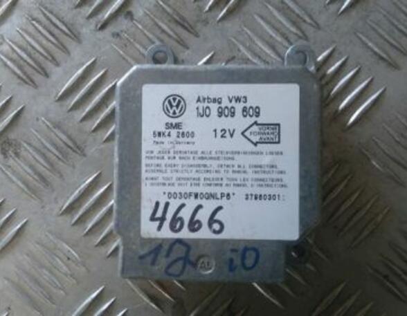 Airbag Control Unit VW Golf IV (1J1)