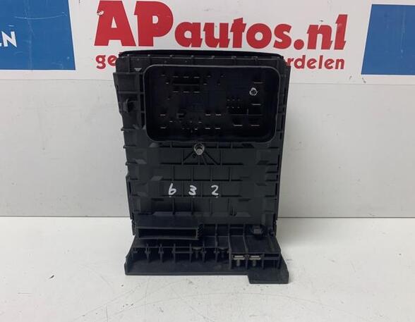 Fuse Box AUDI A3 Convertible (8P7)