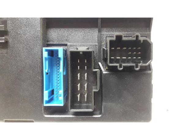 Control unit for door drawing support AUDI A6 Avant (4F5, C6)