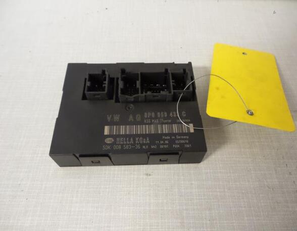 Control unit for door drawing support AUDI A3 (8P1), AUDI A3 Sportback (8PA)