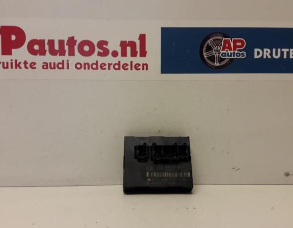 Regeleenheid deuraantrekhulp AUDI A6 (4B2, C5)