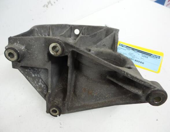 Engine Mount Bracket AUDI CABRIOLET (8G7, B4)