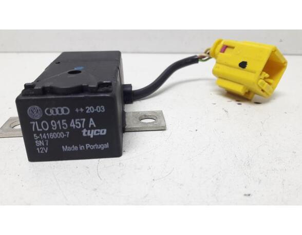 Wash Wipe Interval Relay AUDI A8 (4E2, 4E8)