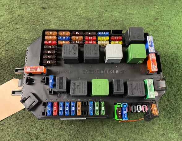 Fuse Box MERCEDES-BENZ S-CLASS (W221)