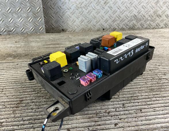 Fuse Box OPEL ASTRA H TwinTop (A04)