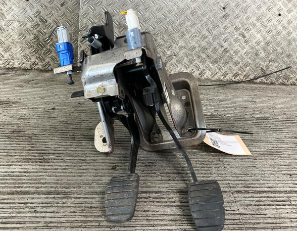 Pedal Assembly RENAULT TWINGO II (CN0_)