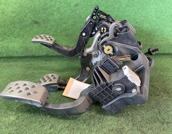 Pedal Assembly OPEL CORSA D (S07)