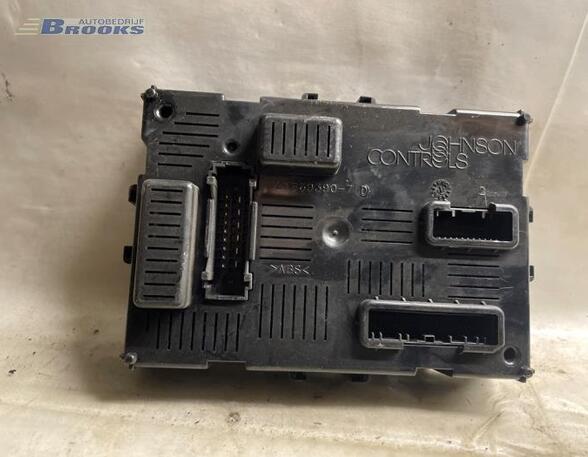 Fuse Box NISSAN MICRA III (K12)