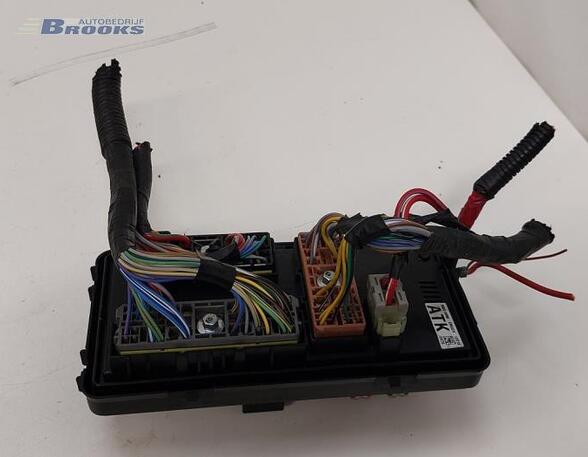 Fuse Box CHEVROLET SPARK (M300)