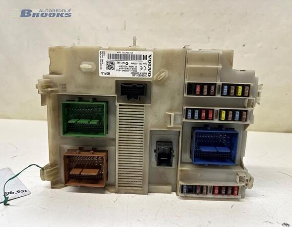 Fuse Box VOLVO V60 I (155, 157), VOLVO V60 I Cross Country (157)