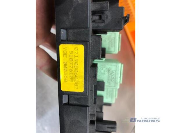 Fuse Box LAND ROVER RANGE ROVER III (L322)