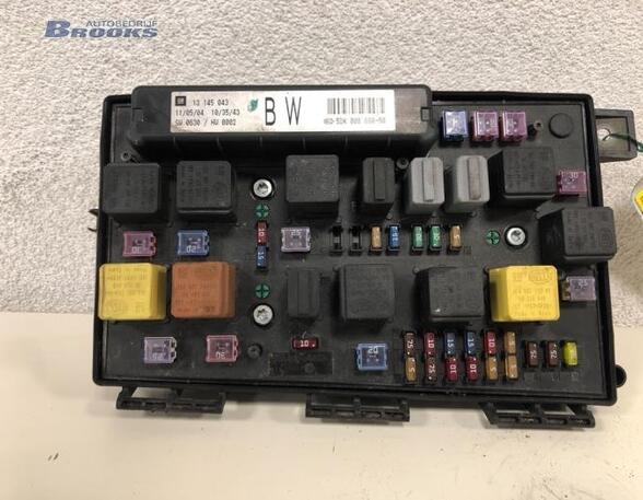 Fuse Box OPEL ASTRA H (A04)