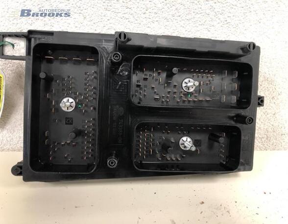 Fuse Box OPEL ASTRA H (A04)